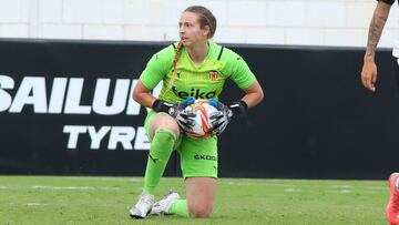 Enith durante un partido con el Valencia.