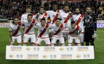 Partido Rayo Vallecano-Barcelona. Once del Rayo Vallecano. De pie: Llorente, Trashorras, Manucho, Bebé, Crespo y Juan Carlos. Agachados: Iturra, Quini, Piti, Embarba y Tito.