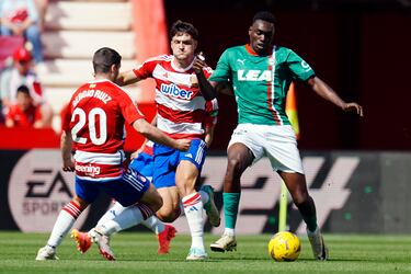 Aprobados y suspensos del Granada: Samu, anulado por el ¡®jugador n¨²mero 12¡ä