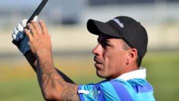 Esteban Paredes pas&oacute; la tarde jugando golf con el profesional Carlos Franco.