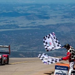 Romain Dumas gana Pikes Peak después de hacerlo en Le Mans