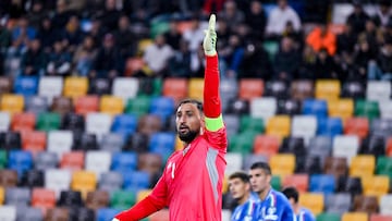 UDINE (Italy), 14/10/2025.- Italy's goalkepper Gianluigi Donnarumma gestures during the 2026 FIFA World Cup European Qualifiers soccer match between Italy and Israel at Stadio Friuli in Udine, Italy, 14 October 2025. (Mundial de Fútbol, Italia) EFE/EPA/ALESSIO MARINI