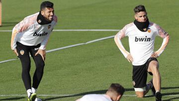 Ezequiel Garay y Gabriel Paulista.