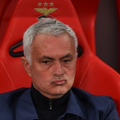 Mourinho, en tierra de nadie