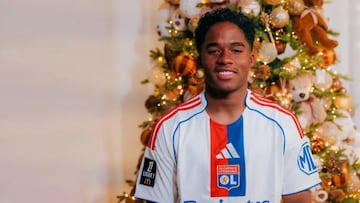 Endrick, con la camiseta del Lyon.