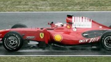 <strong>PROBLEMAS.</strong> El F60 de Ferrari se ha encontrado con su primer problema.