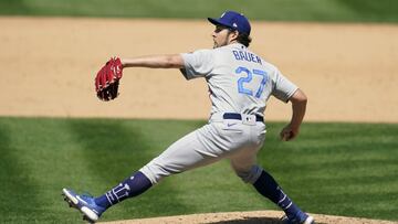 Algunas pelotas empleadas por al abridor en la derrota de los Dodgers ante los Athletics ser&aacute;n estudiadas por las Mayores para determinar si fueron alteradas.