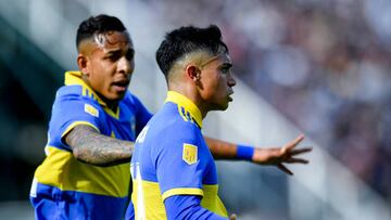 LA PLATA, ARGENTINA - OCTOBER 20: Luca Langoni of Boca Juniors celebrates after scoring the second goal of his team during a match between Gimnasia y Esgrima La Plata and Boca Juniors as part of Liga Profesional 2022 at Estadio Juan Carlos Zerillo on October 20, 2022 in La Plata, Argentina. The match is held after being suspended on October 06 at 9 minutes of play due to serious clashes between police and supporters originated outside of the stadium. (Photo by Marcelo Endelli/Getty Images)