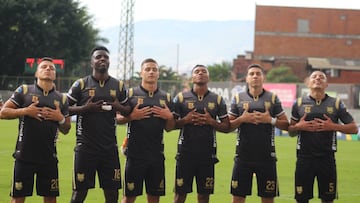 Jugadores de Águilas Doradas celebrando un gol de Marco Pérez ante Envigado por Liga BetPlay.