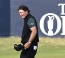 Mickelson hace 63 y se queda a una 'corbata' de la historia