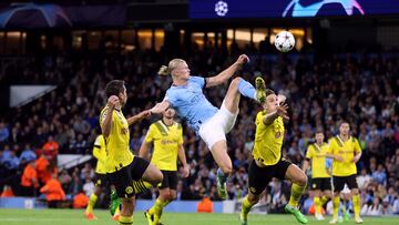 Soccer Football - Champions League - Group G - Manchester City v Borussia Dortmund - Etihad Stadium, Manchester, Britain - September 14, 2022 Manchester City's Erling Braut Haaland scores their second goal Action Images via Reuters/Carl Recine