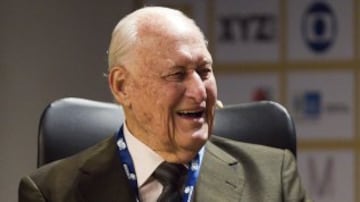 Presidente de FIFA de 1974 a 1998. Murió a los 100 años.