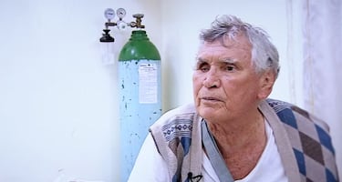 Conocido como el Jefe de Jefes. En la década de 1980 fue denominado como el Zar de la droga. Fue uno de los fundadores del Cártel de Guadalajara y controló por un tiempo todo el tráfico ilegal de drogas de México a los Estados Unidos.
Miguel Ángel Félix Gallardo fue detenido y acusado el 8 de abril de 1989 por autoridades de México y Estados Unidos por cargos de narcotráfico y otros delitos. Estando en la cárcel, siguió siendo uno de los principales criminales de México, daba órdenes a su organización a través de teléfono móvil, hasta que fue trasladado a una prisión de máxima seguridad. Estando en prisión se le deterioró mucho la salud, pidió en repetidas ocasiones, en especial desde 2013 cuando cumplió 70 años, cumplir el resto de su condena en su domicilio y se le fue concedido el arresto domiciliario en 2022. 