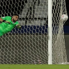 "A otro nivel": La frase de Bravo sobre el gol de Messi y su notable actuación