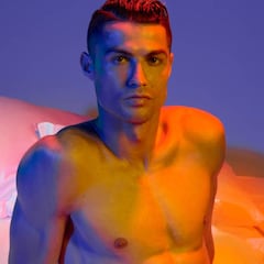 Cristiano presenta su nueva línea de ropa interior evocando la belleza de un atardecer