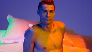 Cristiano presenta su nueva línea de ropa interior evocando la belleza de un atardecer