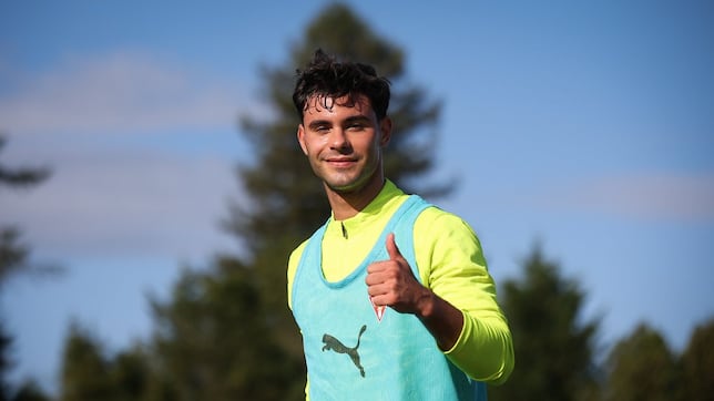 Víctor Campuzano se recupera y entra en la convocatoria