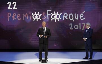 El productor sevillano Antonio P&eacute;rez, con Enrique Cerezo en los Premios Forqu&eacute;