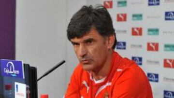 Mendilibar: "Si confiamos en nosotros mismos podemos ganar en el Bernabéu"