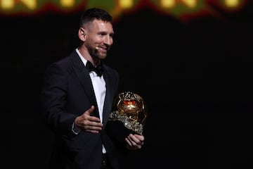 FILE PHOTO: Soccer Football - 2023 Ballon d'Or - Chatelet Theatre, Paris, France - October 30, 2023 Inter Miami's Lionel Messi with the men's Ballon d'Or REUTERS/Stephanie Lecocq/File Photo