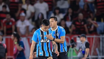 Aravena lo pasa mal en Brasil