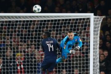 Arsenal empató 2-2 ante PSG y están en la parte alta del Grupo A con 11 unidades. David Ospina jugó todo el partido