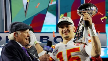 FILE PHOTO: Football - NFL - Super Bowl LVII - Kansas City Chiefs v Philadelphia Eagles - State Farm Stadium, Glendale, Arizona, United States - February 12, 2023 Kansas City Chiefs' Patrick Mahomes celebrates with the Vince Lombardi Trophy after winning Super Bowl LVII REUTERS/Brian Snyder/File Photo