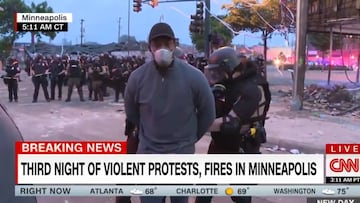 Un periodista de CNN, detenido en directo en las protestas