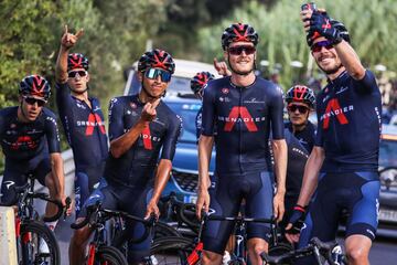 Egan Bernal, Richard Carapaz, Andrey Amador, Jonathan Castroviejo, Michal Kwiatkowski, Luke Rowe, Pavel Sivakov y Dylan van Baarle entrenan para el Tour de Francia 2020.