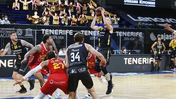 Marcelinho Huertas se desata ante el UCAM Murcia