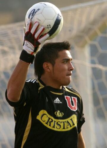 Además del Apertura 2004, Pinto capitaneó a los azules en el título logrado en el primer semestre del 2009. En 2011 emigró al fútbol mexicano. En la actualidad, defiende al Cafetaleros de la segunda división azteca.