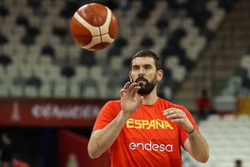 El pivot español Marc Gasol en el calentamiento previo al partido frente a Polonia. 