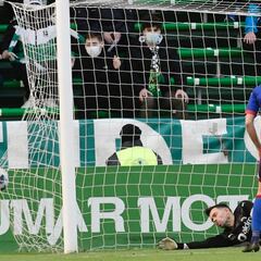 El Racing entra en barrena