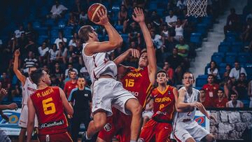 Los cadetes suman ante Montenegro su primera derrota