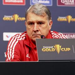 Tata Martino explica las ausencias de Lozano y Vásquez