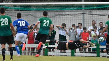 Luca Zidane, del Racing, parando un penalti en Guarnizo