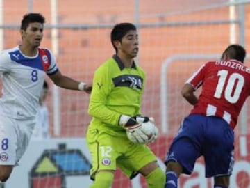 Participó en el Sudamericano 2013 y 2015. Se formó y dio sus primeros paso en Deportes Iquique. Fue vendido a Colo Colo, donde es titular y citado a la Roja.