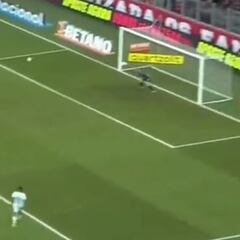 Vidal anotaba un golazo en Brasil y esto pasó: ¡polémica del VAR!