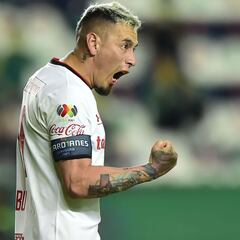 Sambueza sería el jugador de campo más veterano de Liga MX