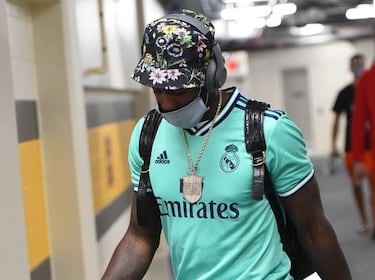 Beverley, sobre Jokic y Doncic: "Ponen presión sobre los árbitros"