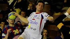 Sarmiento no tuvo piedad del Ademar