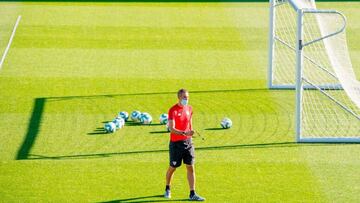 GRAFCAV6784. LEZAMA (BIZKAIA), 26/06/2020.-El entrenador del Athletic Club, Gaizka Garitano, en Lezama, donde reparó este viernes en la dificultad que entrañará la visita del Mallorca porque en este tramo de la temporada "nadie g