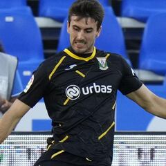 Iván Villar da el susto con la rodilla y es seria duda para la Copa