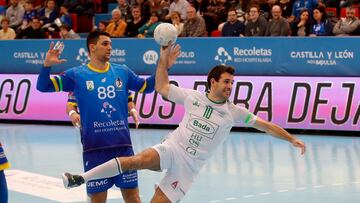 Darko Dimitrievski y Adrià Pérez durante el partido.