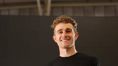 Es neozelandés y ganó su primera medalla mundial en Santiago : “Chile entró en mi lista”