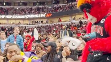 Esto es lo que podría pasarte si te duermes en un partido de Chicago Bulls