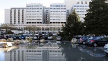 Schumacher sigue hospitalizado en Grenoble.