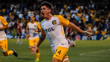 Alfonso Parot celebrando su segundo gol en Rosario Central. 