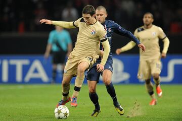 Paris Saint-Germain's Jeremy Menez and Dinamo Zagreb's Sime Vrsaljko battle for the ball   (Photo by Joe Giddens - PA Images via Getty Images)