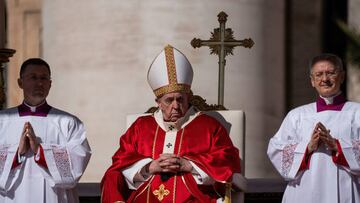 VATICAN - 2022/04/10: Pope Francis leads the Palm Sunday mass at St. Peter square in Vatican City. (Photo by Stefano Costantino/SOPA Images/LightRocket via Getty Images)